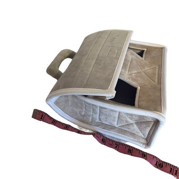 Lambs & Ivy Baby Farm Plush Barn with 4‎ Stuffed Animals Toy - Taupe/Gray/White - Picture 6 of 10